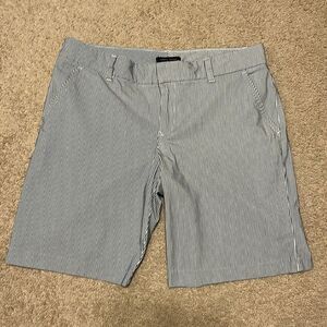 Tommy Hilfiger Size 8 Blue/ White Striped Style Bermuda Shorts